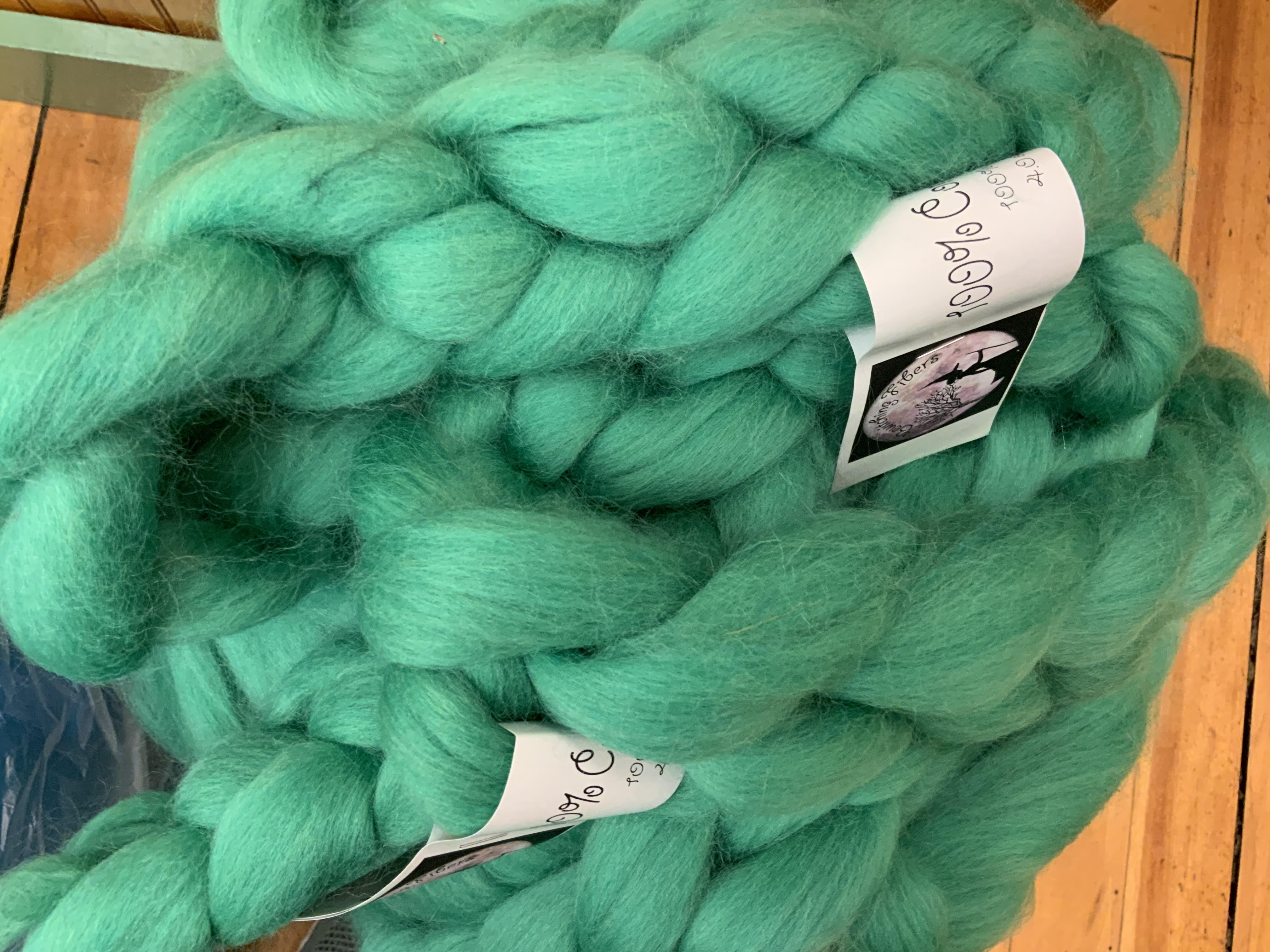 100% Corriedale Wool Dyed Top - 4 oz (115 g) - Green